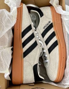 Spezial Adidas, Men's Adidas (men), Workout Sneakers, Kicks Shoes, Wearing All Black, Adidas Spezial, Fresh Shoes