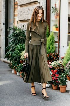 Vogue Street Style Fall Outfits, Monochromatic Outfit, La Fashion Week, Milan Fashion Weeks, Autumn Street Style, La Fashion, Fall Street Style