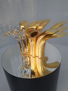 FIAC 2016 Crista, Zaha Hadid, 2016 swarovski Award Display, T Art, Grand Palais, Design Museum, Abstract Sculpture, Type Design, Vogue Paris