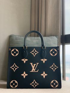 ?? ?? SIZE :34x26x13cm Fancy Things, Vuitton Bag, Crossbody Shoulder Bag, Louis Vuitton Bag, Luxury Bags, Contact Us, Fashion Bags, Paper Bag, Clutch Bag