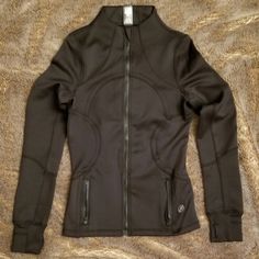 No Offers. Price Is Firm. Size Small. Brand New, Ordered Online And It Never Had Any Tags. 75% Polyester/13% Spandex/12% Nylon Machine Wash Active Wear Jacket With Unique Technical Designs. Thumbholes With Unique Stitching. This Is On-Trend And Tested On Yogis And Fitness Members. No Offers. Price Is Firm. Fitted Track Jacket For Sports In Fall, Fitted Track Jacket For Fall Sports, Fitted Sporty Track Jacket For Fall, Stretch Winter Sports Outerwear, Fitted Winter Track Jacket For Sports, Winter Sports Fitted Track Jacket, Winter Fitted Track Jacket For Sports, Fitted Sportswear Outerwear For Sports, Black Sports Fleece Jacket For Fall