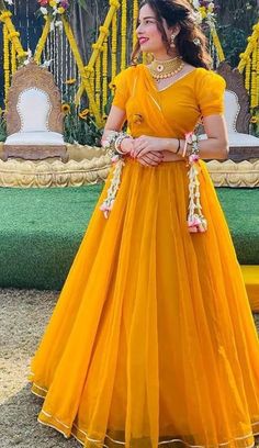 #pinterest #instagram #aesthetic #love #art #photography #instagood #tumblr #pinterestinspired #fashion #o #like Haldi Dress Ideas, Haldi Outfit For Bride, Haldi Ceremony Outfit, Haldi Dress, Haldi Outfits, Latest Bridal Blouse Designs, Haldi Outfit, Simple Lehenga, Long Gown Design