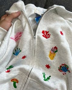 Cute Wishlist Ideas, Aesthetic Embroidery, Aesthetic Clothing Stores, Hoodie Aesthetic, Pastel Grunge, Embroidery Hoodie, Underwater Life, Comfy Outfit, Cute Embroidery