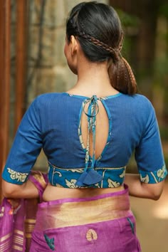 Close Blouse Designs, Blouse Cotton Designs, Handloom Saree Blouse Designs, Blouse Design With Border, Kalamkari Saree Blouse Designs, Blouse Design For Cotton Saree, Kalamkari Blouse Designs Latest, Blouse Designs For Cotton Sarees, Cotton Blouse Designs Latest