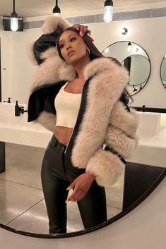 Black Fur Coat, Animal Print Leggings, Winter Fashion Outfits Casual, Buy List, Fashion Goals, Outfits Petite, Detachable Collar, Current Fashion, 2022 Trends