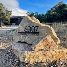 Driveway Entrance Landscaping, Driveway Entrance, House Address Sign, Address Signs, Modern Minimalist Home, Casa Exterior, House Number Sign, House On The Rock, Home Landscaping