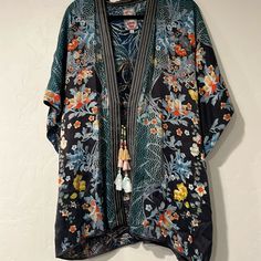 Super Cute And Well Made Kimono Bohemian Black Outerwear With Floral Print, Black Bohemian Outerwear With Floral Print, Black Outerwear With Kimono Sleeves For Spring, Black Long Sleeve Kimono With Floral Print, Black Printed Summer Outerwear, Printed Kimono, Print Kimonos, Johnny Was, Kimono Fashion