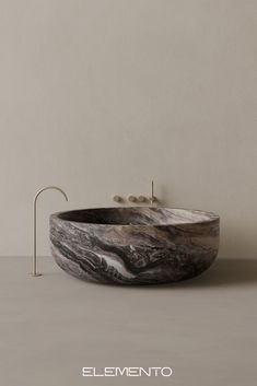 Arabescato Orobico handcrafted round marble bathtub by Elemento Bath, carved from a solid block. Round Tub Master Bath, Round Tub, Round Bathtub, Modern Fixtures, Marble Bathtub, Luxury Master Bathrooms, Modern Bathtub