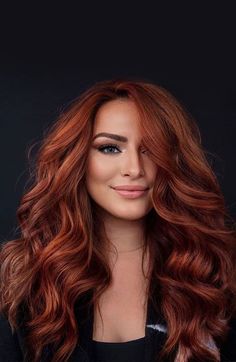 9. Rosewood Balayage If you’re complaining about how hot the weather is right now, you probably can’t wait for the cooler weather. Who’s excited about... Cowgirl Red Hair, Beautiful Red Hair Color, Rambut Brunette, Red Hair Inspo, Copper Hair Color, Beautiful Red Hair, Mid Summer