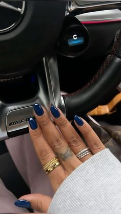 Simple Almond Dip Nails, Shellac Nail Inspiration, Fall Color Nails Dip, Light Nails Colors, Round Nails Colors, Gel Shellac Nails Summer, Nail Inspo Fall Almond, Dip Nail Ideas Blue, Nail Ideas Plain Colors