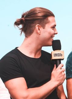 Badass Haircut, Boys Haircuts Long Hair, Ivar Vikings, Alex Høgh Andersen, Man Bun Hairstyles, Undercut Long Hair, Alex Hogh Andersen