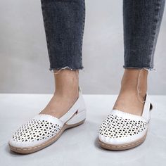 Comfortable White Slip-on Flats, Comfortable White Slip-ons With Flat Heel, Comfortable White Summer Walking Shoes, Comfortable White Walking Shoes For Summer, White Walking Shoes For Summer, White Flat Heel Walking Shoes, Casual Flats With Medium Width And Round Toe, Comfortable Slip-ons For Walking In Spring, Comfortable Summer Walking Shoes With Arch Support