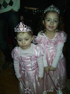 #princess #costumes #carnival #memories #childhood #childrenfashion #friendship #family #aesthetic #2000s #2000sfashion #y2k #pink #crown #pinkaesthetic 2000s Princess Aesthetic, Childhood Friendship Aesthetic, Childhood Sleepover Aesthetic, Childish Girl Aesthetic, Y2k Childhood Aesthetic, Girly Childhood Aesthetic, 2000s Aesthetic Childhood, 2000s Childhood Photos, Girl Childhood Aesthetic