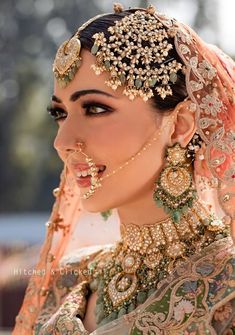 OTT Alert! Brides Who Wore Larger-Than-Life Passas & How! Sikh Bride, Indian Marriage, Indian Bridal Jewelry Sets, Bridal Jewellery Design, Bridal Outfit, Indian Bridal Dress, Bridal Dress Fashion, Bridal Fashion Jewelry, Indian Bridal Makeup