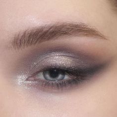 Makeup For Grey Eyes, Make Up Designs, Grey Makeup, Eye Makeup Pictures, Beautiful Eye Makeup, Beauty Make-up, Makeup Eye Looks, Eye Makeup Art