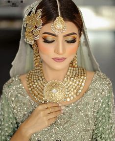 Buy Pakistani Indian Jewellery-Bridal Gold Kundan Heavy Neklace-Designer Jewellery With Kundan Pearls Moti In USA, UK, Canada, Australia Visit Now : www.NameerabyFarooq.com or Call / Whatsapp : +1 732-910-5427 Flower Kalire Bridal, Hindi Clothes, Cultural Clothing, Heavy Necklace, Indian Wedding Jewelry Sets, Bride Jewelry Set, Rani Haar, Kundan Jewellery Set, Bridal Jewelery