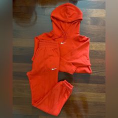 Nike Oversize Nsw Sportswear Essential Fleece Tracksuit Set - Hoodie With Jogger Hoodie Size Xs Jogger Size Xs Can Fit A Women’s S And M Depending On What Kind Of Fit You Like Accepting Offers Fleece Tracksuit With Kangaroo Pocket In Athleisure Style, Hooded Tracksuit With Kangaroo Pocket, Sporty Hooded Tracksuit With Kangaroo Pocket, Sporty Tracksuit With Kangaroo Pocket Hoodie, Sporty Hooded Fleece Tracksuit, Sporty Fleece Hooded Tracksuit, Fleece Athleisure Tracksuit With Drawstring Hood, Sporty Hoodie Tracksuit For Jogging, Sporty Hooded Tracksuit For Jogging