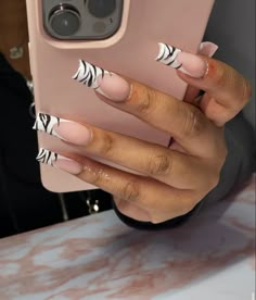 Acrylic Nail Inspo Black Women, Nail Polish French, Line Nail Art, Nagellack Trends, French Tip Acrylic Nails, Orange Wood, Long Square Acrylic Nails