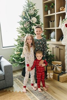 Embrace the magic of the holiday season with our Green Nutcracker Bamboo Cozy Set, perfect for making cherished memories with the whole family. Crafted from ultra-soft and breathable bamboo fabric, this festive set ensures a cozy and comfortable night's sleep. Available in sizes from 18 months to 11/12 years, it's perfect for your little ones, while matching adult pajamas let everyone join in on the fun. Ideal for Christmas morning photos, holiday movie nights, or simply enjoying the winter seas Holiday Movie Night, One Piece Gown, Cozy Pjs, Plaid Set, Diaper Bag Accessories, Matching Christmas Pajamas, Adult Pajamas, Toddler Fall, Swaddle Sets