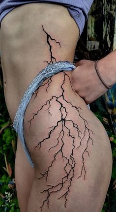 100 Electrifying Lightning Tattoo Designs - Tattoo Me Now Simple Unique Tattoos, Impulsive Decisions, Tattoo Me, Spine Tattoos For Women, Cute Tattoos For Women, Top Tattoos, 1 Tattoo