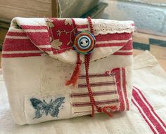 French Fabrics, Elegant Pouch, Purse Ideas, Great Makeup, Pocket Books, Bag For Travel, Needle Cases, Fabric Purses, French Fabric