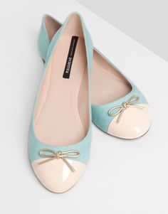 Pull&Bear - mujer - zapatos mujer - bailarina puntera - verd-turq - 15560311-I2014 Trending Womens Shoes, Flat Pumps, Shoe Wardrobe, Fancy Shoes, Ballet Pumps, Kinds Of Shoes, Pretty Shoes, Shoe Lover, Stylish Shoes