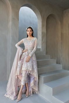 Pakistani Gowns, Desi Dress, Pakistani Wedding Outfits, Indian Salwar Kameez, Pakistani Fancy Dresses, Pakistani Fashion Party Wear, Pakistani Dress, Simple Pakistani Dresses, Designer Party Wear Dresses