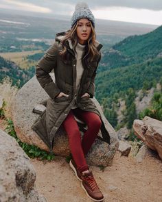 Women's Cozy Stadium Puffer Jacket at UpWest Fall Outfits Hiking, Cold Weather Hiking Outfit, Scotland Outfit, Long Puffy Coat, Maxi Puffer Coat, Cold Weather Hiking, Scotland Fashion, Outdoorsy Girl, Hiking Outfit Spring