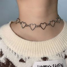 New Hollow Korean Sweet Love Heart Chokers Women's Heart Necklace Statement Girlfriend Gift Sexy Kalung Choker, Womens Cosplay, Heart Choker Necklace, Heart Choker, Party Necklace, Sweet Love, Neck Chain, Trendy Necklaces, Tiny Heart