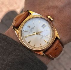 Mens Luxury Lifestyle, Suit Man, Retro Watches, Cartier Watch, Time Flies, Men Fashion Casual Outfits