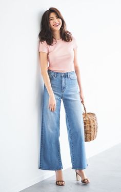 Uniqlo Women Outfit, Cropped Pants Outfit, Outfits Con Jeans, Gossip Girl Outfits, 일본 패션, Casual Chic Style, Japan Fashion, Japanese Fashion, Simple Outfits