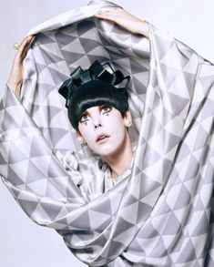 Peggy Moffitt, Silver and White Evening Dress by Rudi Gernreich, 1966 The 60s Fashion, William Claxton, Colleen Corby, Pattie Boyd, Jean Shrimpton, White Evening Dress