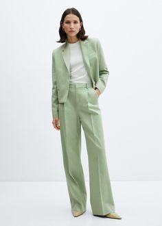 Wideleg pleated suit pants - Woman | MANGO USA Spring Pants Outfits, Bridesmaid Suits, Wedding Guest Suits, Guest Attire, Wedding Attire Guest, Cocktail Attire, Stylish Work Outfits, Suit Style, Kourtney Kardashian