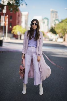 Lavender Turtleneck, Lilac Pants, 2018 Fashion Trends, Spring Outfit Idea, Pink Handbag, Pastel Outfit, Women Fashion Edgy, Jimmy Choo Sunglasses