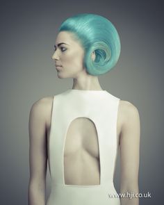 Nathan Jasztal 2012 Eastern Hairdresser of the Year. That's brilliant and amazing color! Future Fashion Futuristic, Hairstyle Blue, Futuristic Hair, Draping Techniques, Avant Garde Hair, Sci Fi Fashion, Space Fashion, Futuristic Style, Future Style