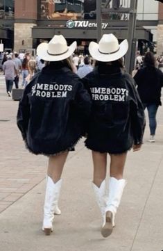 Country To Country Outfit, Matching Cowgirl Outfits, Country Nashville Outfits, Chic Cowgirl Aesthetic, Cowgirl Country Outfits, Country Fan Fest Outfits, Country Girl Outfits Concert, Megan Moroney Outfits Concert, Creed Concert Outfit Ideas