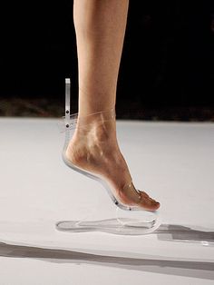 Clear Shoes, Runway Shoes, Funky Shoes, Unique Shoes, Shoe Art, Crazy Shoes