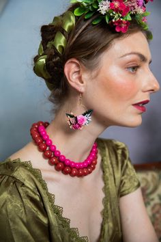 Wedding flower circle dangle earrings. Flowers/colours can be customised. Perfect for weddings, other events or just everyday use.  The earrings are made of artificial flowers, preserved flowers, leaves and grass, wire, and other trinkets used for arranging :) Matching Frida headband: https://www.etsy.com/uk/listing/1308168217/pink-and-red-frida-kahlo-headband-bridal?click_key=033fb3bb3f8e1d7368540b26fcbf1dc462f55afe%3A1308168217&click_sum=f1e3f045&ref=shop_home_active_1&sts=1 Diameter: 6cm (2.5 Summer Wedding Earrings, Fuchsia Wedding, Fuchsia Flower, Hair Wreaths, Flower Circle, Bride Earrings, Bridal Headband, Flower Headband, Circle Earrings