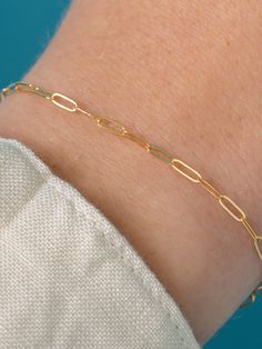 We can’t get enough of the paperclip trend! Our extra-small link style introduces a dainty new chain to your collection, and is our smallest size available from our Paperclip Collection. Mix and match with different sizes and pieces from the collection for especially on-trend stack. Layer Bracelets, Everyday Bracelet, Everyday Luxury, Layered Jewelry, Initial Jewelry, Delicate Jewelry, Timeless Jewelry, Everyday Luxuries, Trendy Jewelry