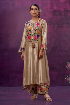 Shop for Niti Bothra Ivory Kora Silk Applique Kurta And Palazzo Set for Women Online at Aza Fashions Niti Bothra, Simple Mehndi Dresses, Applique Kurta, Mughal Motifs, Tassel Sleeves, Kurta And Palazzo, Red Kurta, Embroidery Fashion Detail, Applique Work