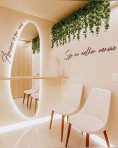 Beauty Suite Decor Ideas, Simple Lash Room Ideas, Spa Selfie Wall, Salon Themes Interior Design, Aesthetic Salon Interior Design, Area Instagramavel, Waiting Room Interior Design, Nail Studio Decor, Spa Lobby