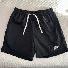 Nike Flow Woven Shorts Black Size Small *Never Worn* Nike Woven Shorts Outfit Men, Nike Shorts Boys, Nike Shorts Outfit Men, Nike Shorts Outfit, Nike Shorts Men, Mens Streetwear Outfits, Kawaii Logo, Boys Nike Shorts, Short Nike