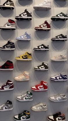 Stylish Shoes For Boys, Shoe Collection Sneakers, Sneaker Wall, Mode Tennis, Sneaker Closet, Cool Kicks, Shoes Wallpaper, Nike Shoes Girls