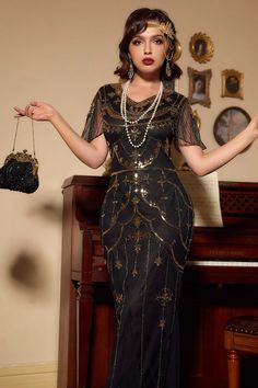 1930s Fashion Hollywood, 1920s Woman Suit, Great Gatsby Hoco Dresses, 1920s Southern Fashion, 1920s Maxi Dress, Great Gatsby Prom Theme Dresses, Flapper Aesthetic Outfit, 1920’s Dresses, 20’s Dress