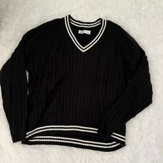 New With Tags Super Cute Size Small Black And White College Sweater Preppy Black Top For Fall, Black Cable Knit V-neck Top, Preppy Black Cotton Top, College Sweater, School Fit, Hollister Sweater, School Fits, Hollister Tops, Hollister