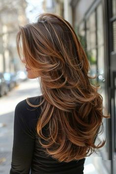 Haircut 2023, Brown Hair With Caramel Highlights, Haircut Inspo, Brunette Balayage Hair, Caramel Highlights, Highlights Brown Hair, Balayage Brunette, Brown Hair With Highlights