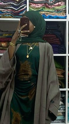 Modest Earthy Black Woman Aesthetic, Hijabi Abaya Outfits, Muslim Modest Outfits, Somali Aesthetic, Abaya Fashion Modern, Somali Clothes, Somali Clothing, Modest Outfits Muslim, Outfits Muslim