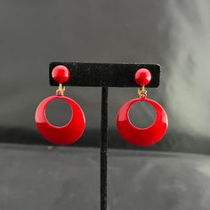 Red Circle, Red Jewelry, Earrings Red, Vintage Clip, Circle Shape, Metal Material, Statement Jewelry, Gift For Him, Jewelry Gift