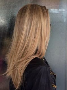 Caramel Blonde Hair Color, Carmel Hair Color, Caramel Blonde Hair, Warm Blonde Hair, Summer Blonde, Golden Blonde Hair, Money Piece, Balayage Blonde