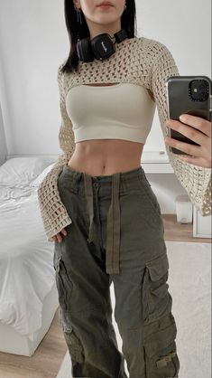 Mode Hippie, Cargo Pants Outfit, K Fashion, Crochet Tops, Swaggy Outfits, Mode Inspo, Fashion Streetwear, Looks Style